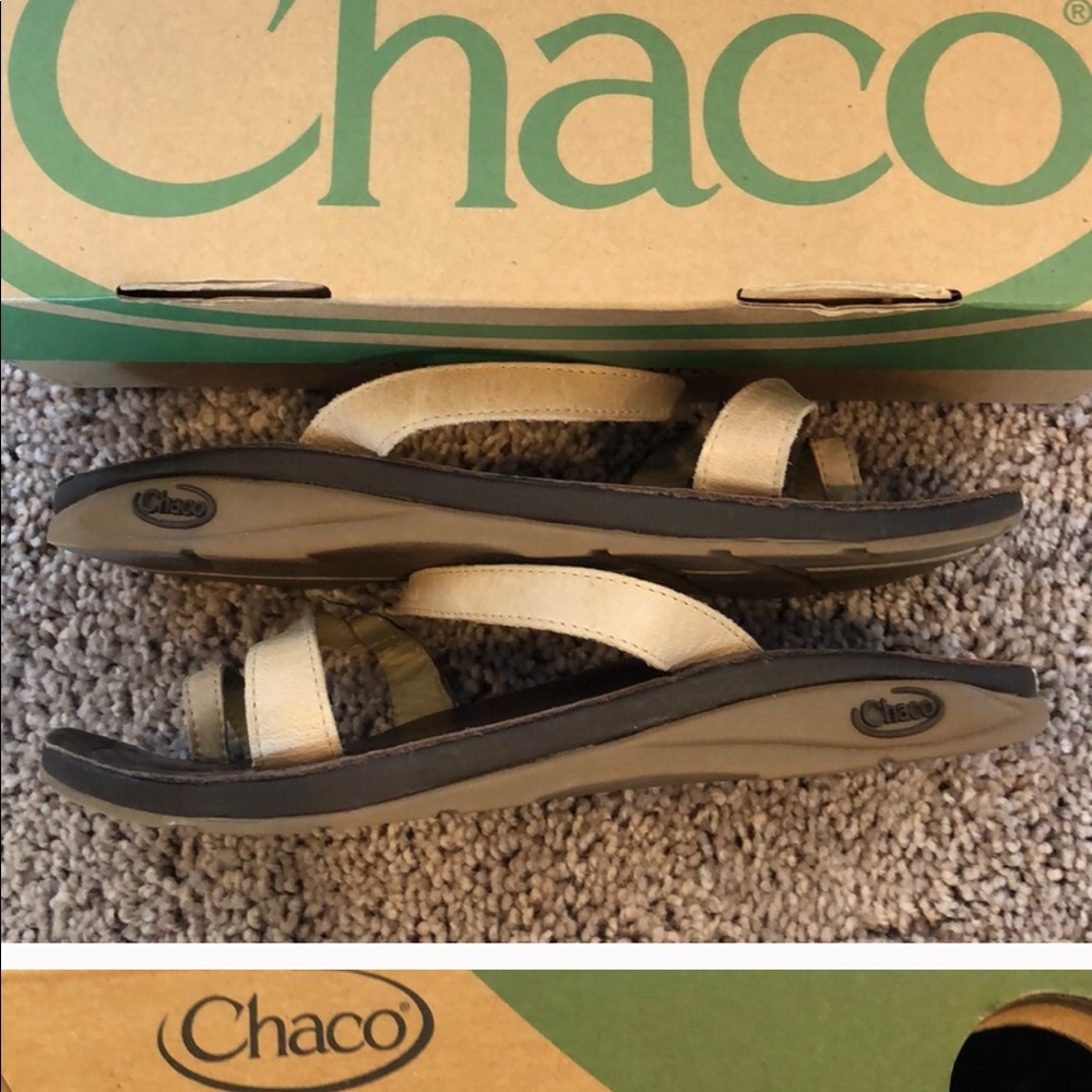 Women’s Chacos Flip Flops Size 7 Leather